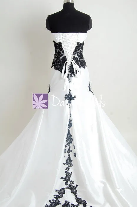 Charming Strapless Wedding Dress Fit & Flare Black Lace Wedding Gown (Beth)