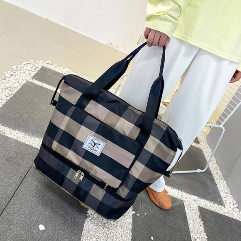 Checkered holdall with large capacity