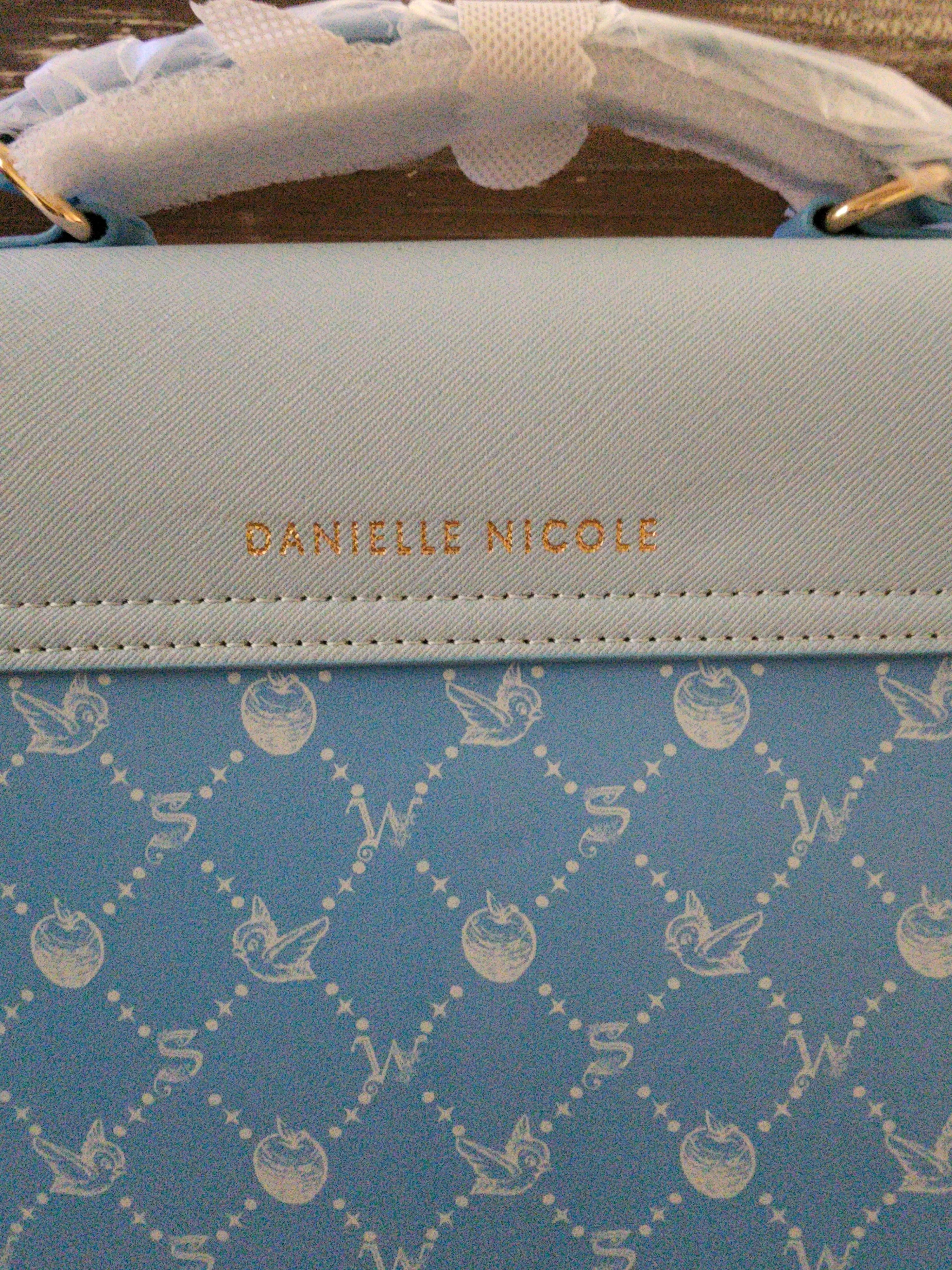 Danielle Nicole Snow White Crossbody bag