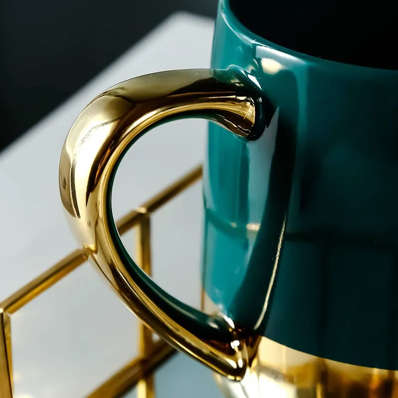 Golden Handle Luxurious Mug