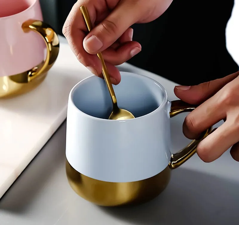 Golden Handle Luxurious Mug