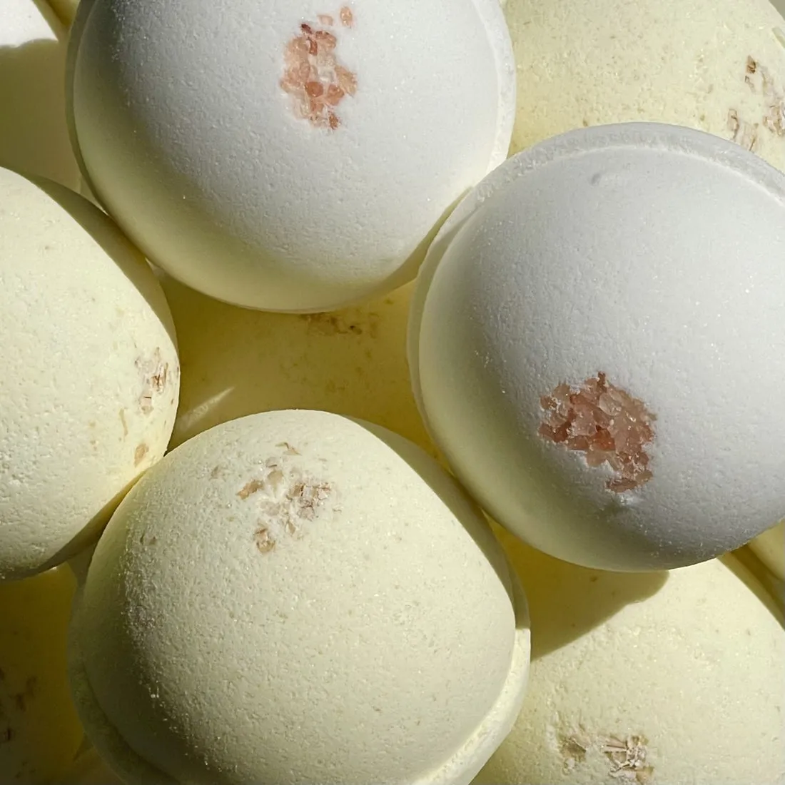 Honeybee Lemon Bath Bomb