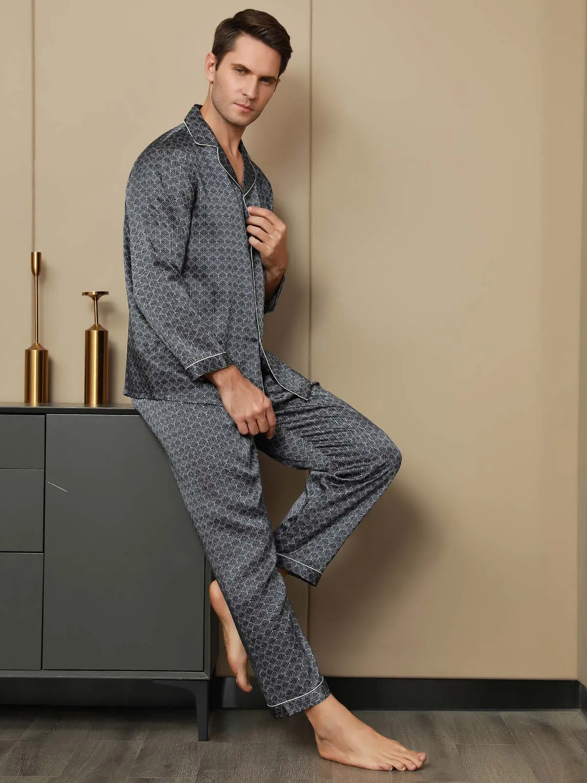 Luxurious Silk Men‘s Printed Pajama Set