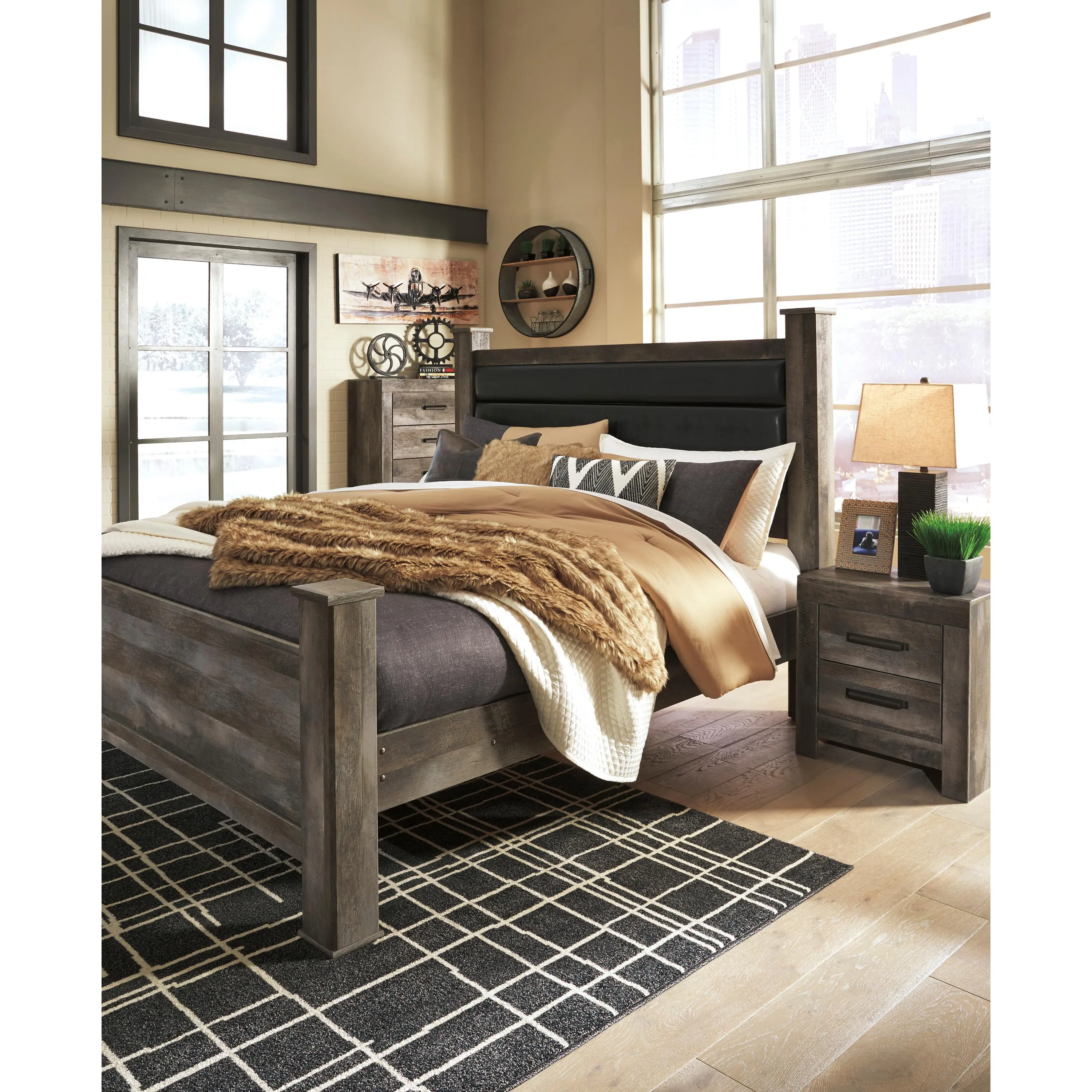 Signature Design by Ashley Wynnlow King Poster Bed B440-68/B440-66/B440-62/B440-99