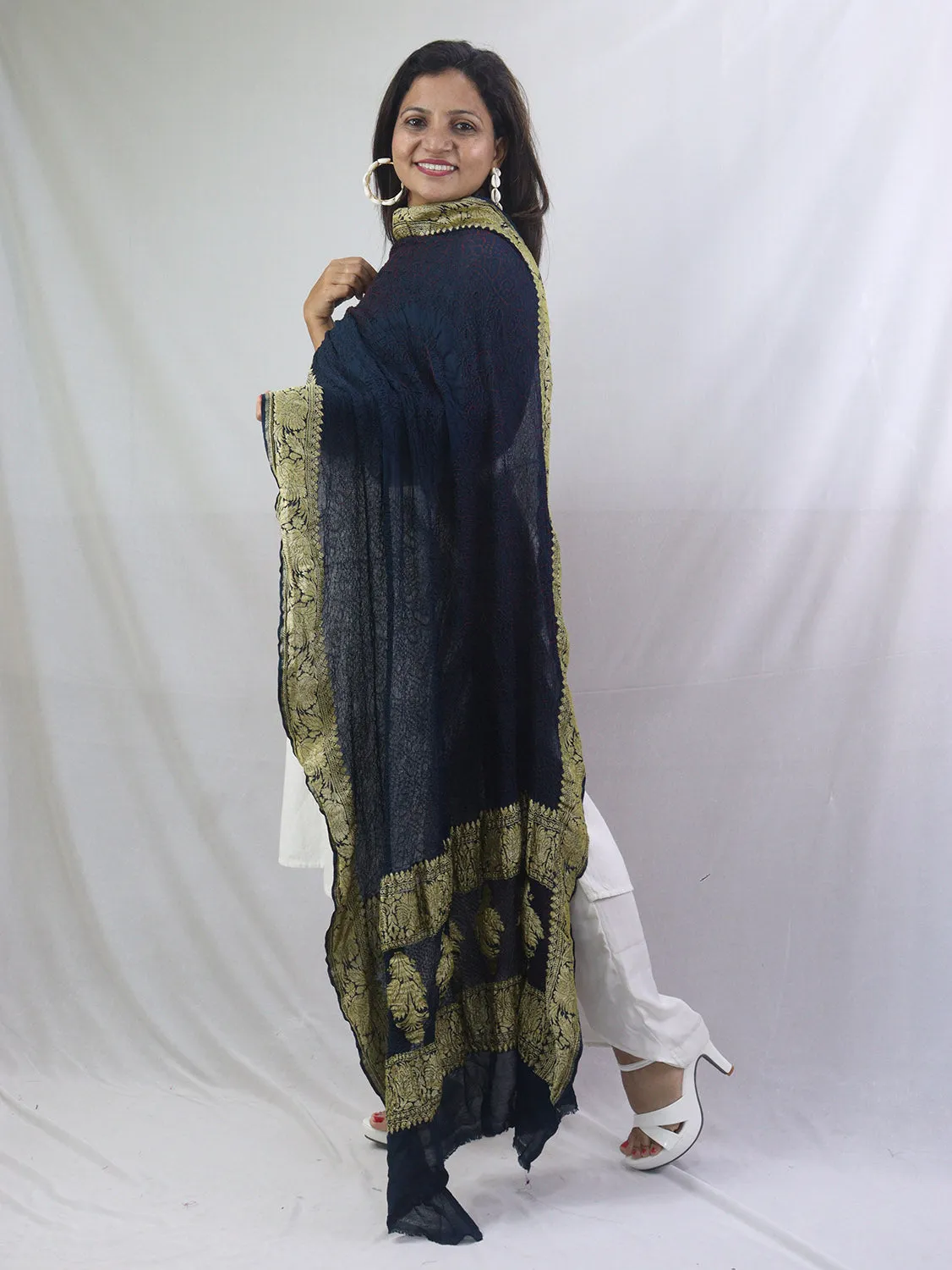 Stunning Blue Bandhani Georgette Dupatta for Elegant Attire