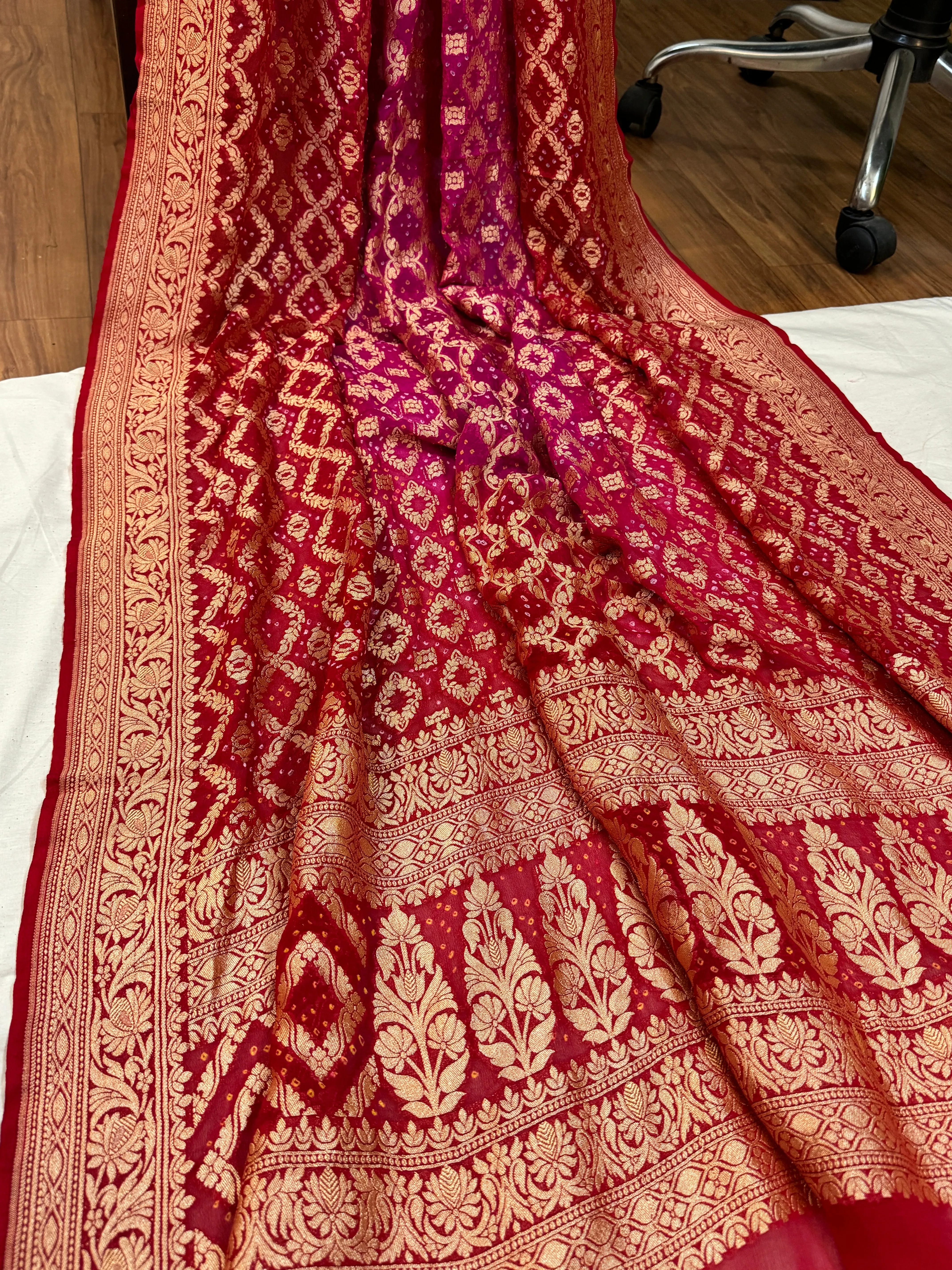 Stunning Red and Pink Bandhani Dupatta