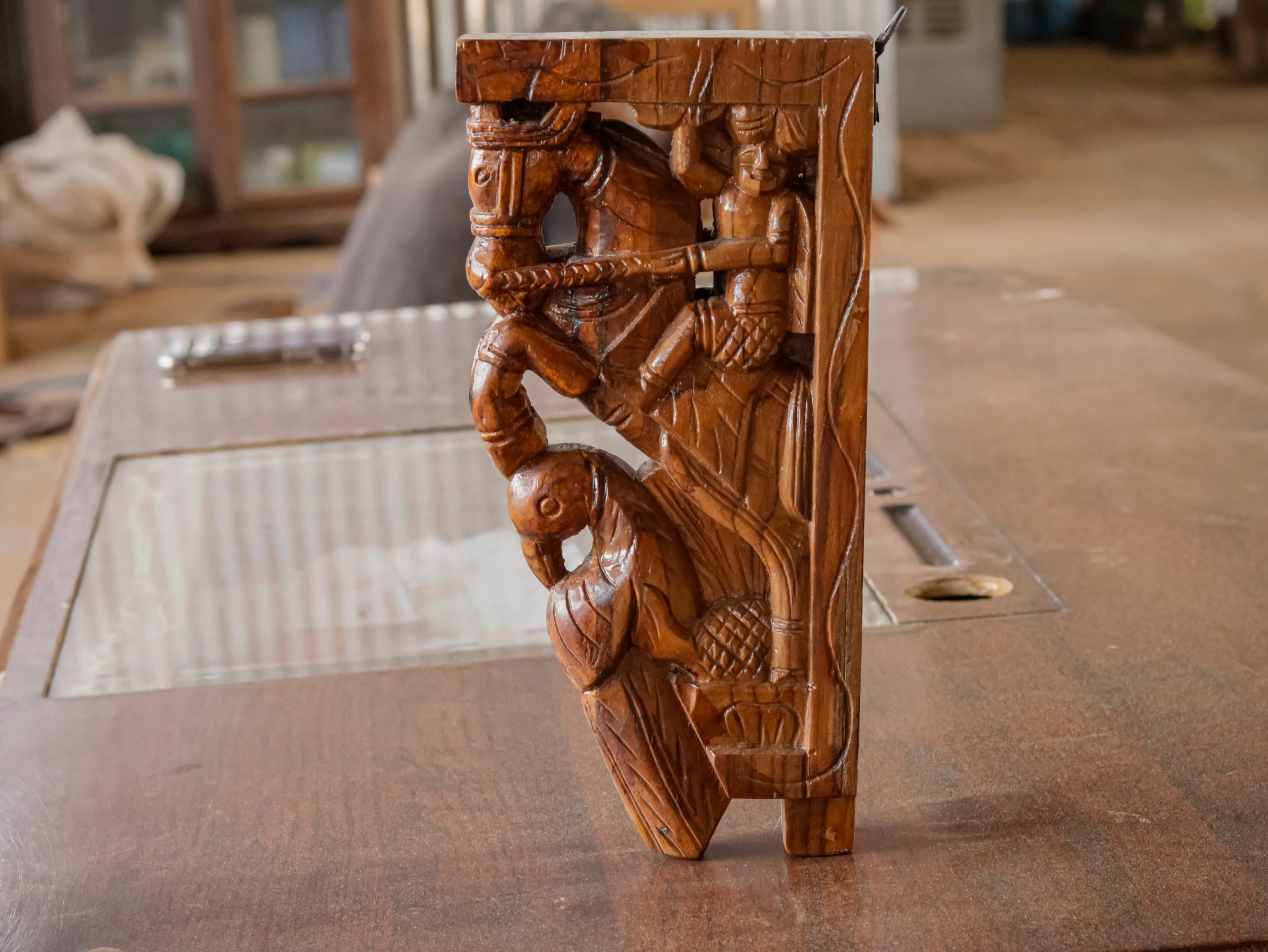 Wooden Bird Horse Depiction Door Bracket